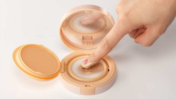 Best Cream Compact Foundation 2022: 5+ Detailed Reviews