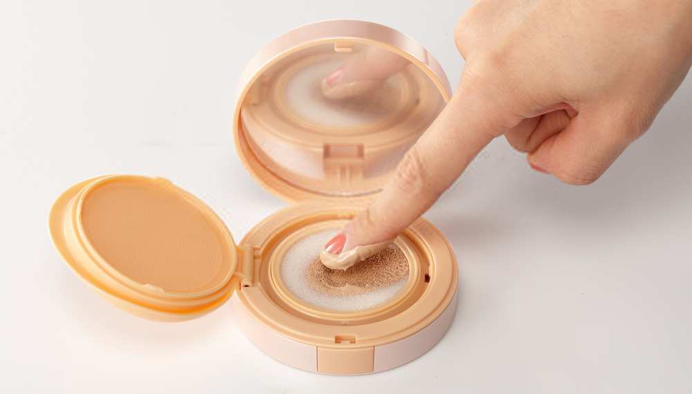 Best Cream Compact Foundation 2023 5+ Detailed Reviews Lauren+Vanessa