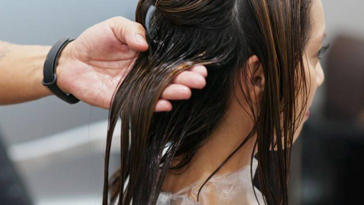 Hot Oil Treatment for Hair: The Benefits and The Risks