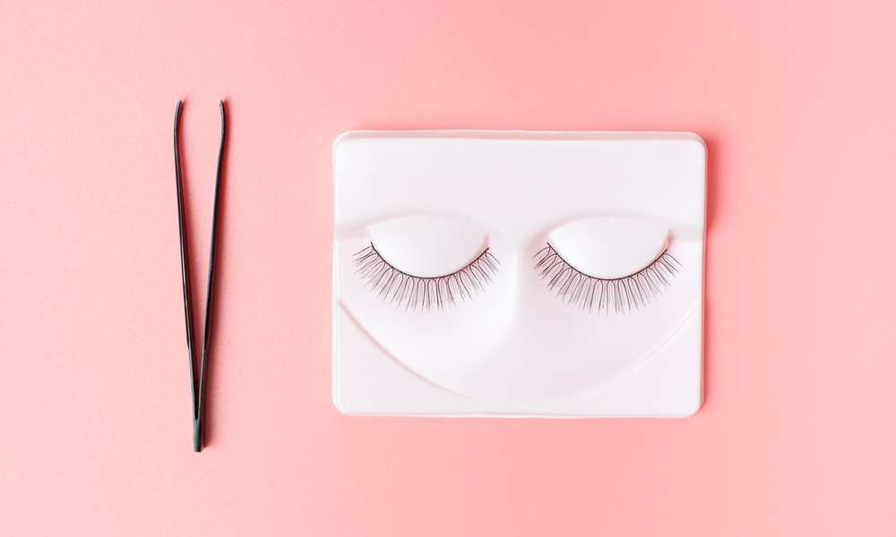 How To Apply Lash Strips