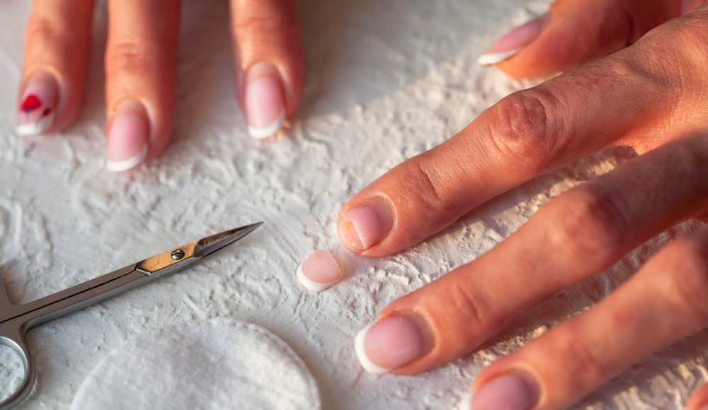 How To Take Off A Broken Acrylic Nail? Lauren+Vanessa