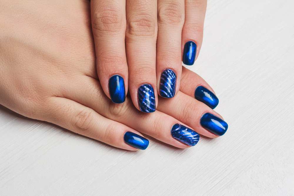 Lav What Color Nail Polish With Navy Blue Dress