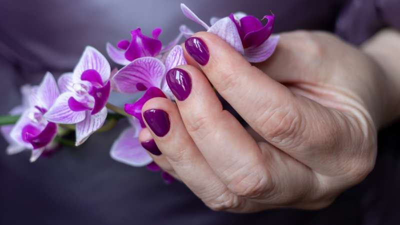 What color nail polish with eggplant dress